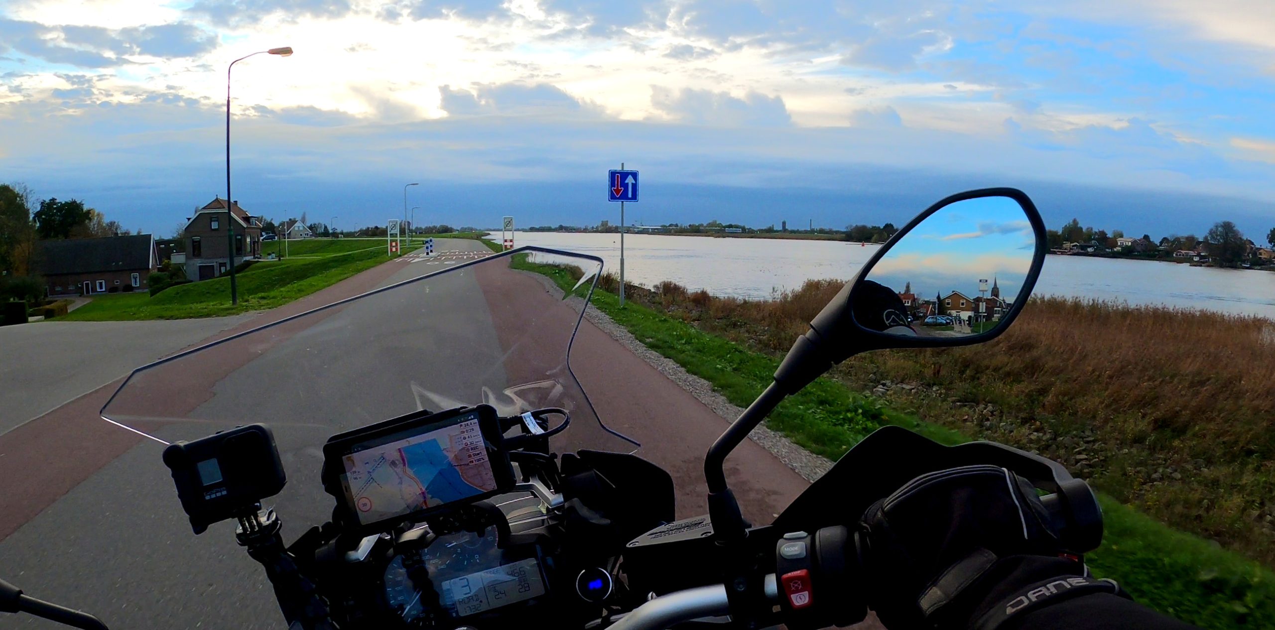 Road near the Lek Road near the Lek